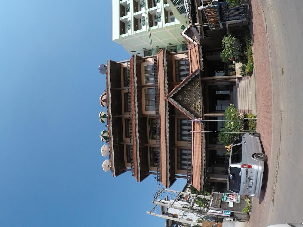 Sengtawan Riverside Hotel Vientiane Exterior photo