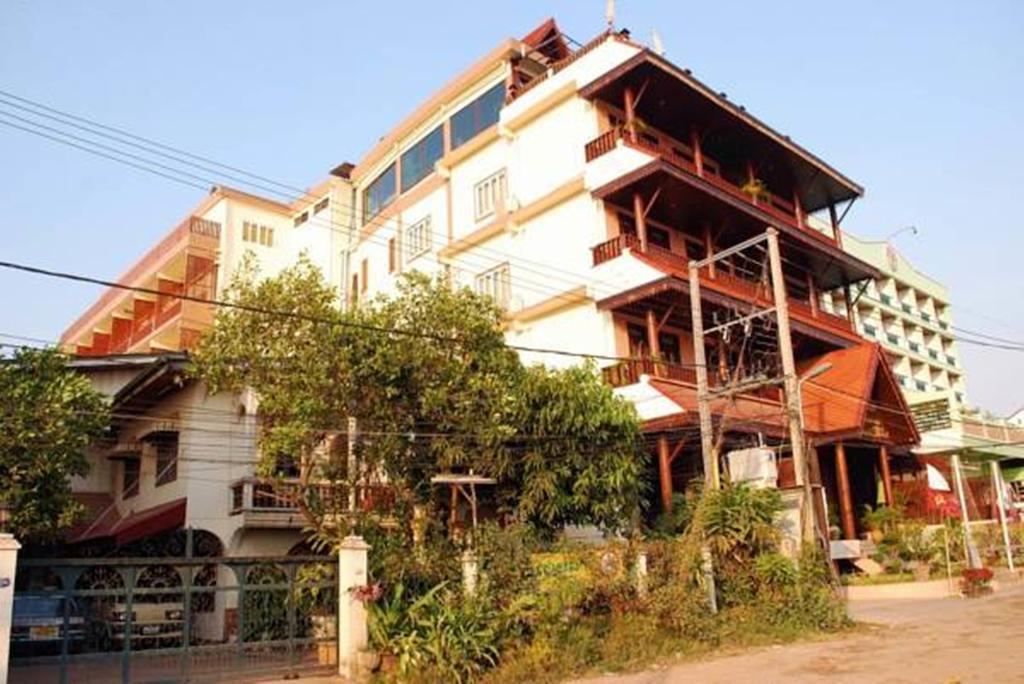 Sengtawan Riverside Hotel Vientiane Exterior photo